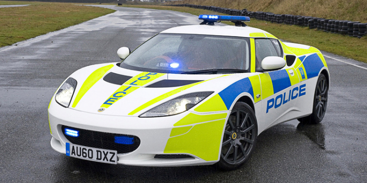 Top 10 siêu xe tốt nhất của cảnh sát trên thế giới