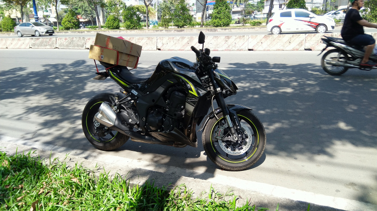 Mấy anh mê gái, còn mình mê cả gái lẫn moto Mấy anh mê gái, còn mình mê cả gái lẫn moto