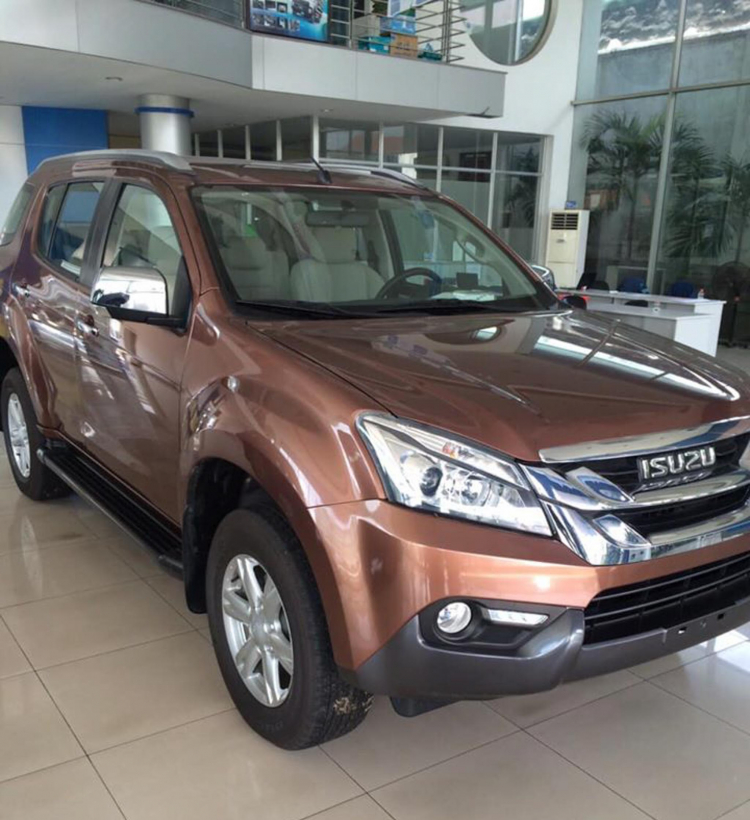 Lô 5 xe Isuzu Mu-X 3.0L AT đời 2017 tồn kho rao bán với giá chỉ 785 triệu đồng; rẻ hơn giá xe cũ