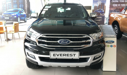 ford-everest o to tra gop.jpg