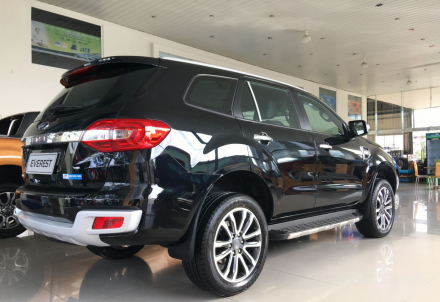 ford-everest o to giá rẻ.jpg