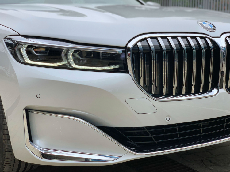 Ảnh chi tiết BMW 740Li phiên bản 2020 (LCI) có giá 5,6 tỷ đồng: Đối thủ S-Class, A8L và LS Ảnh chi tiết BMW 740Li phiên bản 2020 (LCI) có giá 5,6 tỷ đồng: Đối thủ S-Class, A8L và LS