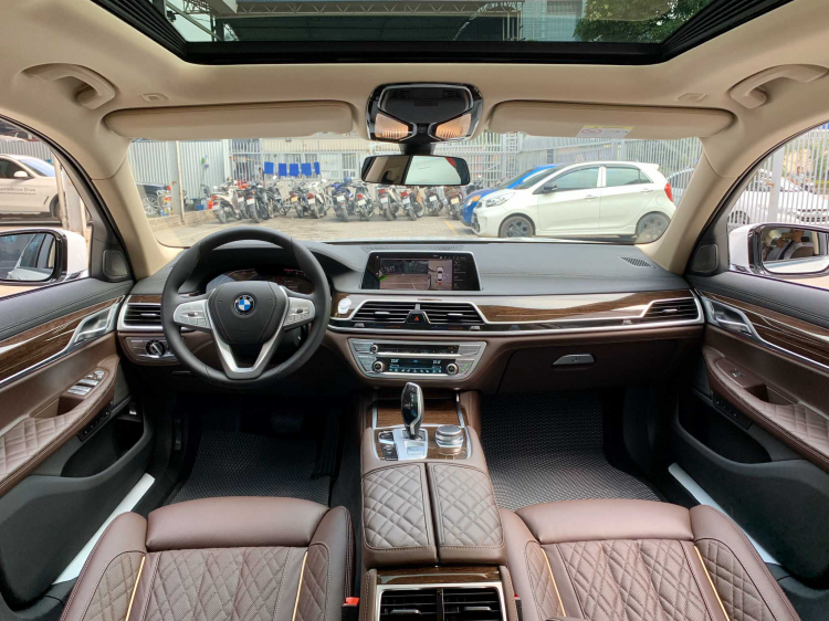 Ảnh chi tiết BMW 740Li phiên bản 2020 (LCI) có giá 5,6 tỷ đồng: Đối thủ S-Class, A8L và LS