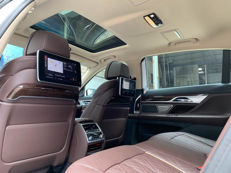 Ảnh chi tiết BMW 740Li phiên bản 2020 (LCI) có giá 5,6 tỷ đồng: Đối thủ S-Class, A8L và LS Ảnh chi tiết BMW 740Li phiên bản 2020 (LCI) có giá 5,6 tỷ đồng: Đối thủ S-Class, A8L và LS