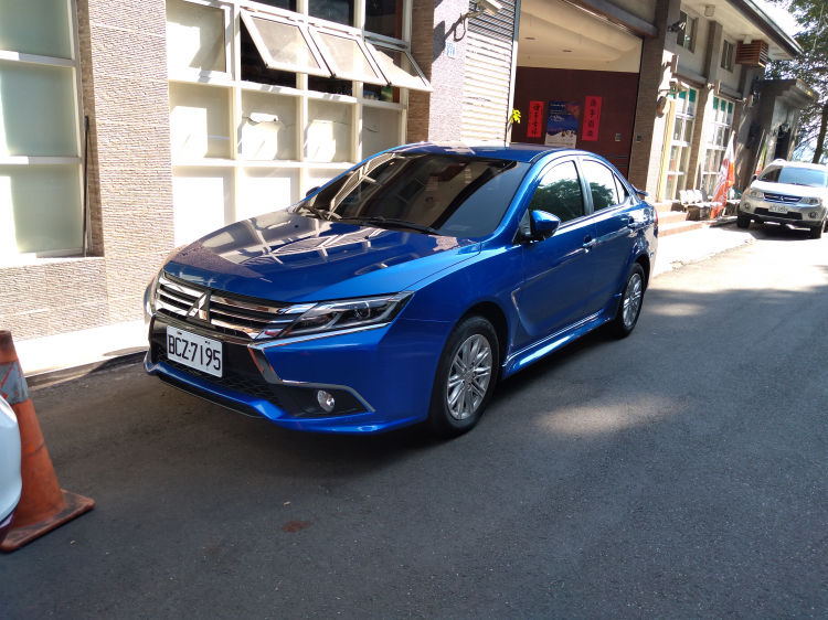 Outlander CVT 2.0 bản Base hay Premium? Outlander CVT 2.0 bản Base hay Premium?