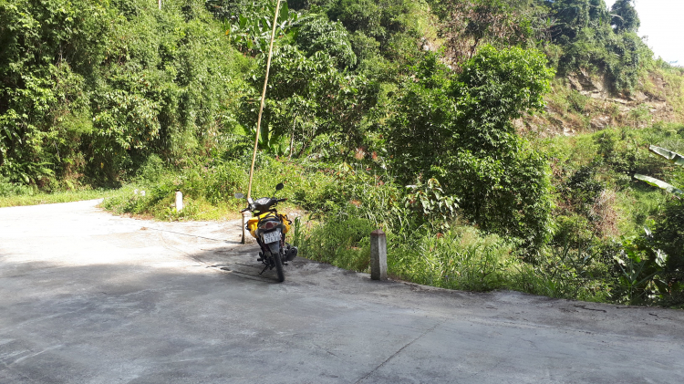 Mấy anh mê gái, còn mình mê cả gái lẫn moto Mấy anh mê gái, còn mình mê cả gái lẫn moto