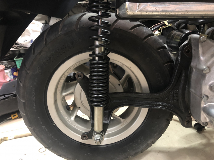 Mấy anh mê gái, còn mình mê cả gái lẫn moto Mấy anh mê gái, còn mình mê cả gái lẫn moto