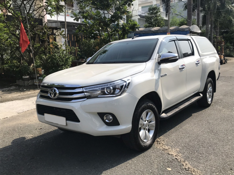 Bán Toyota Hilux Máy Dầu Màu Trắng Xe 2017