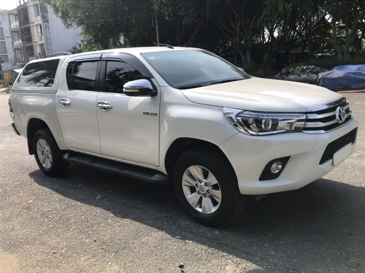 Bán Toyota Hilux Máy Dầu Màu Trắng Xe 2017