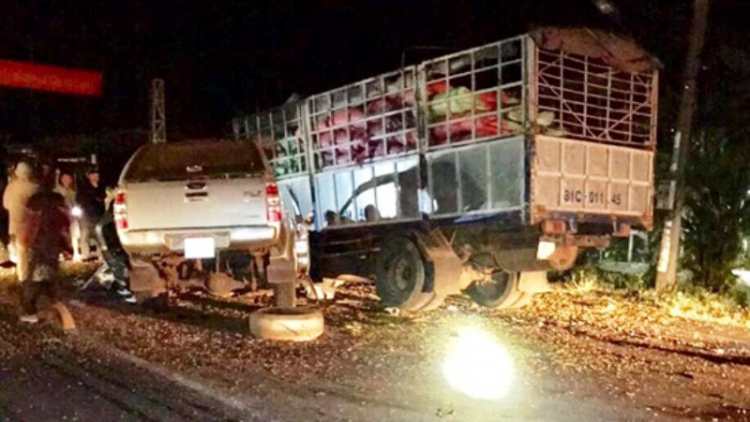 Gia Lai: Tai nạn thảm khốc giữa xe bán tải và xe tải khiến 3 người chết, 3 người bị thương nặng