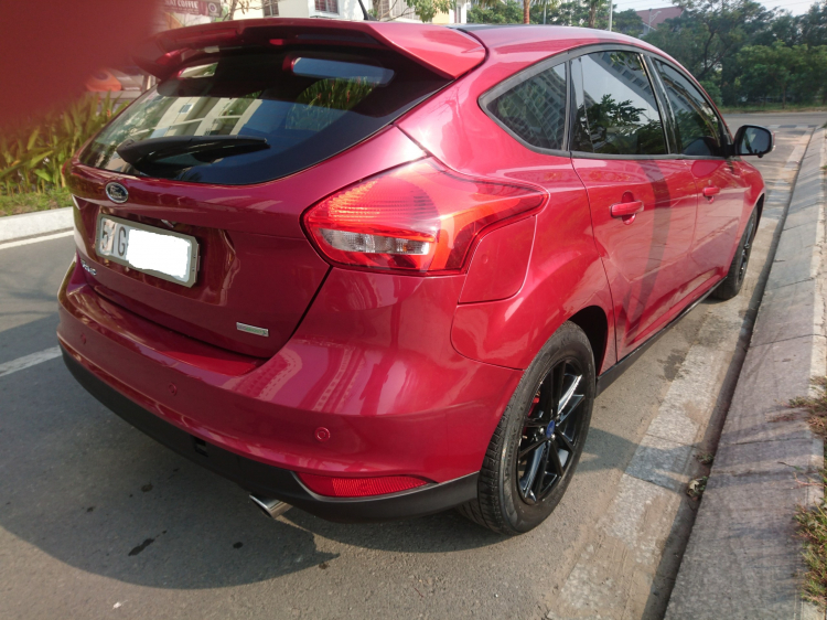 Bán Ford Focus Trend 1.5L Ecoboost Hatchback Màu đỏ