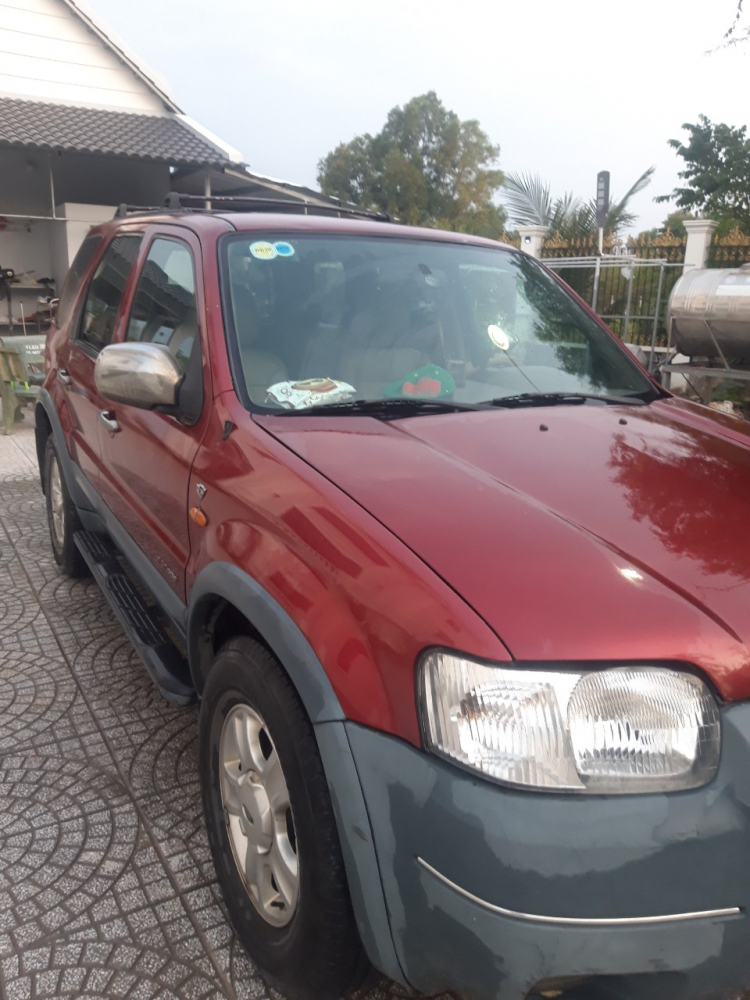 cần bán Ford Escape 2002 xe gia đình màu đỏ số tự động