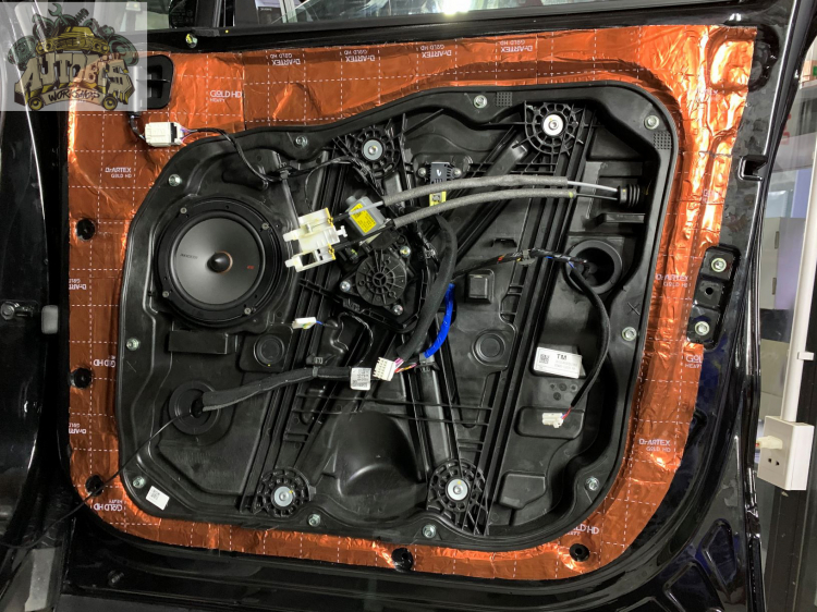 Nâng cấp âm thanh cho Hyundai Santafe 2019 với sub zin theo xe.