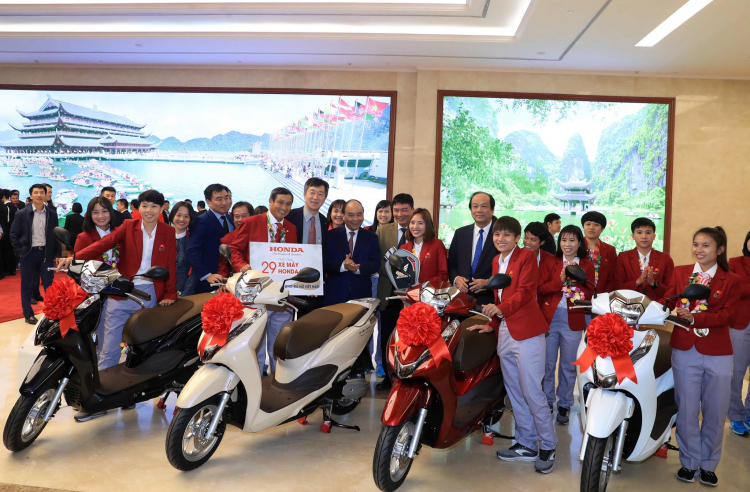 Honda Việt Nam tặng thưởng Đội tuyển Quốc gia Nữ và Đội tuyển U-22 sau chiến thắng tại Seagames 30