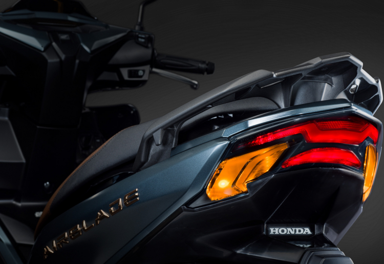 Honda Air Blade thế hệ mới ra mắt; có phiên bản 150cc; giá từ 41 - 56 triệu đồng