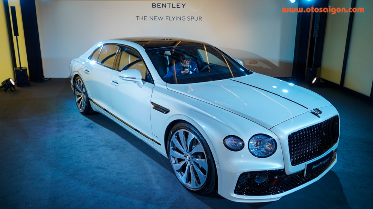 Bentley Flying Spur 2020: bom tấn sedan hạng sang đổ bộ Châu Á