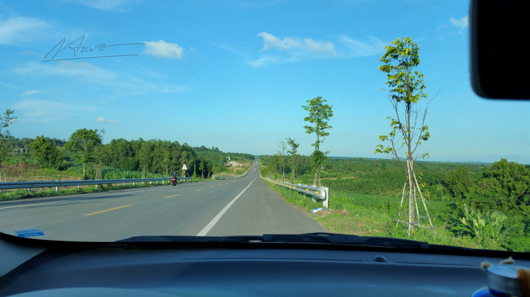 Mùa hè rực rỡ, rong ruổi trên những con đường ven biển Mùa hè rực rỡ, rong ruổi trên những con đường ven biển