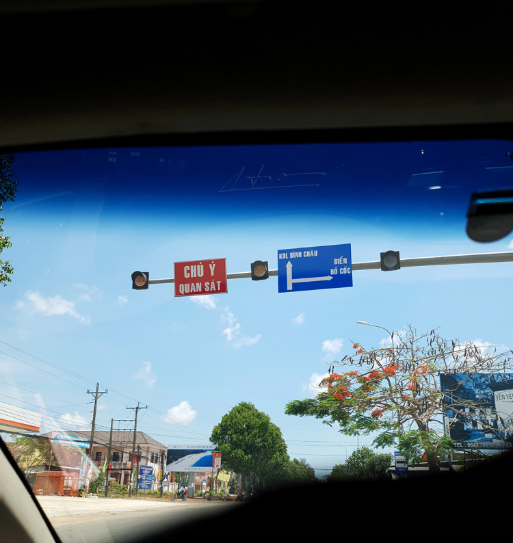 Mùa hè rực rỡ, rong ruổi trên những con đường ven biển Mùa hè rực rỡ, rong ruổi trên những con đường ven biển