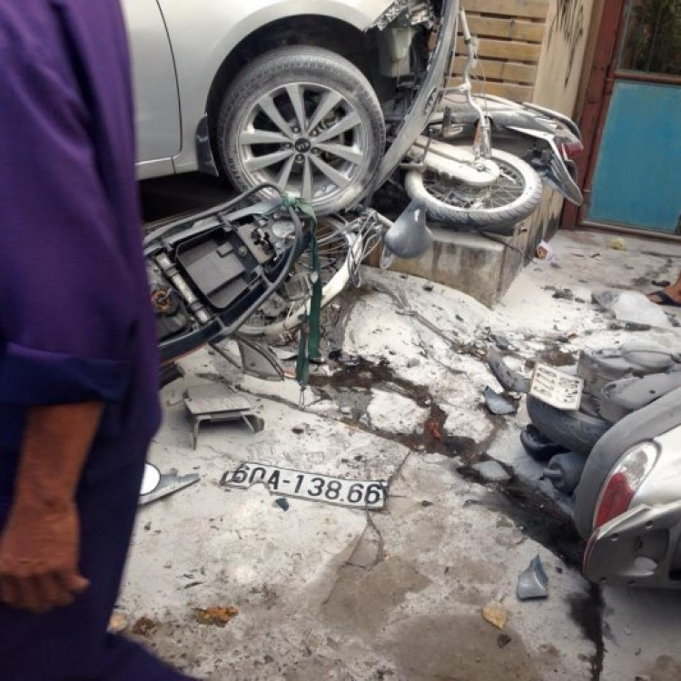 Lại xe điên tại biên hoà
