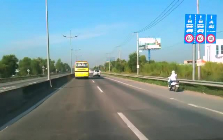 Đường dẫn vào cao tốc Trung Lương.