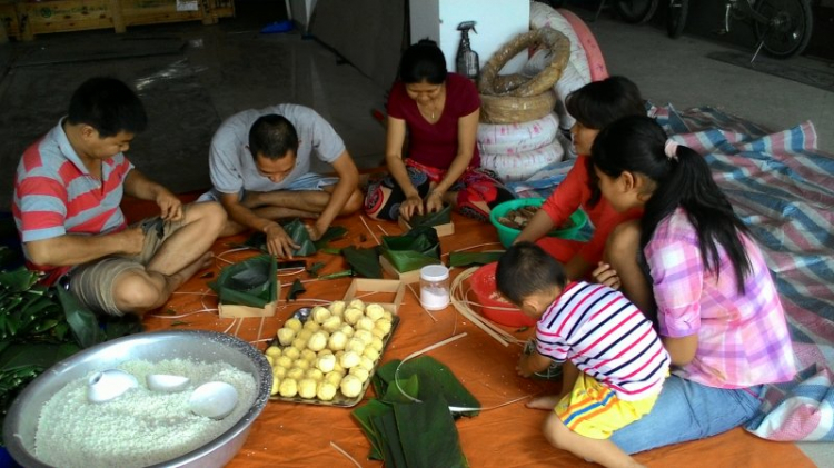 Đặt Bánh chưng... cây nhà lá vườn