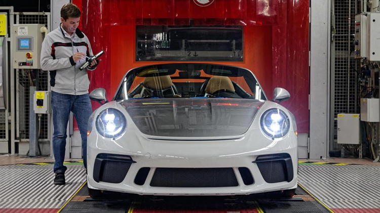 Porsche vừa khép lại việc sản xuất dòng 911 thế hệ cũ (991)