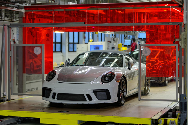 Porsche vừa khép lại việc sản xuất dòng 911 thế hệ cũ (991)