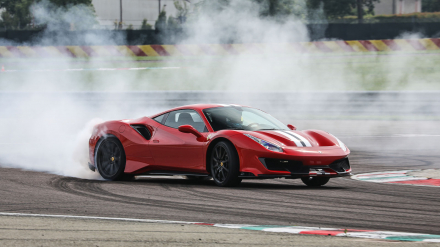 otosaigon-ferrari-488-pista-prova-sul-circuito-di-fiorano.jpg