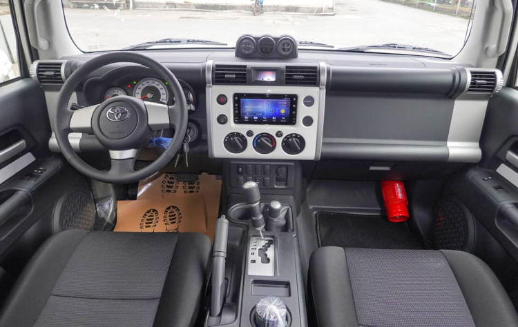 Toyota FJ Cruiser 2020 về Việt Nam chào bán với giá khoảng 3,8 tỷ đồng