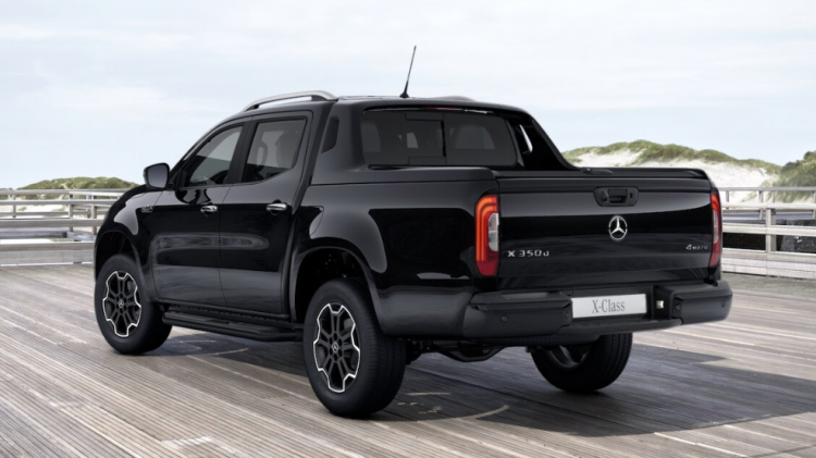 Mercedes X-Class "ngầu" hơn với gói phụ kiện Black Package