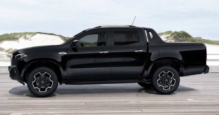 Mercedes X-Class "ngầu" hơn với gói phụ kiện Black Package