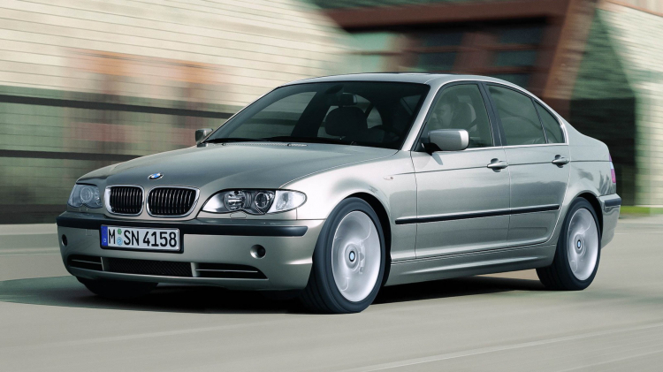 Hơn 15 năm sử dụng, BMW 3 Series rao bán với giá rẻ hơn Vios số sàn