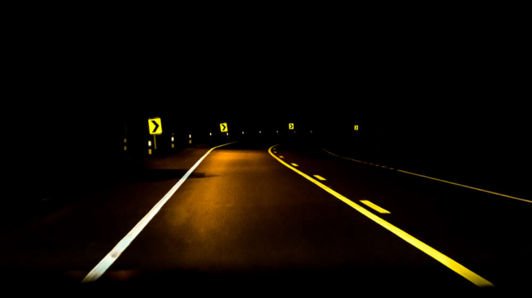 Kinh nghiệm lái xe vào ban đêm