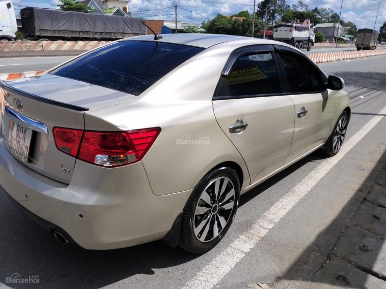 Nên mua Kia Cerato hay Hyundai Elantra? Nên mua Kia Cerato hay Hyundai Elantra?