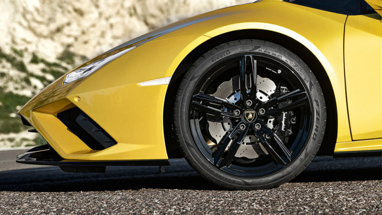 Lamborghini Huracan EVO ra mắt phiên bản dẫn động cầu sau (RWD)