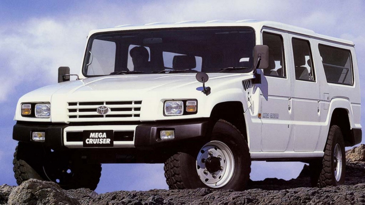 "Khủng long" Toyota Mega Cruiser - Mẫu xe ít người biết đến của Toyota