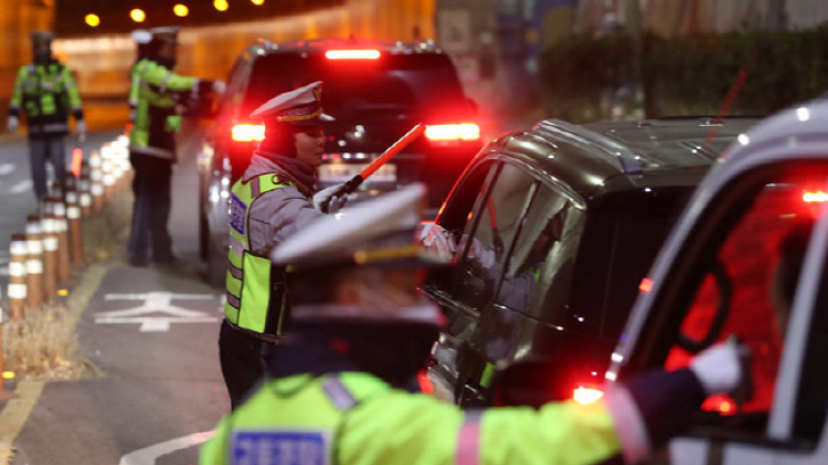 Các mức phạt gây sốc dành cho người uống rượu rồi lái xe ở châu Á