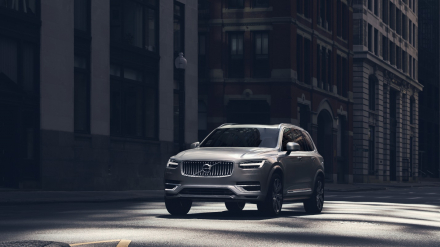 Volvo-XC90 (1).jpg
