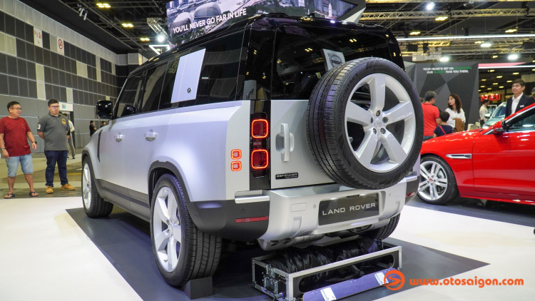 Cận cảnh Land Rover Defender 110 First Edition có giá từ 5,12 tỷ đồng tại VN Cận cảnh Land Rover Defender 110 First Edition có giá từ 5,12 tỷ đồng tại VN