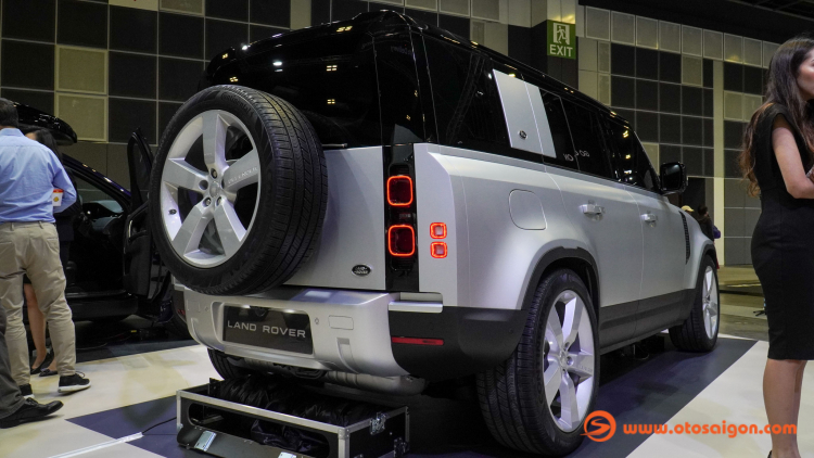 Cận cảnh Land Rover Defender 110 First Edition có giá từ 5,12 tỷ đồng tại VN