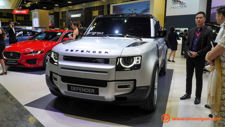 Cận cảnh Land Rover Defender 110 First Edition có giá từ 5,12 tỷ đồng tại VN Cận cảnh Land Rover Defender 110 First Edition có giá từ 5,12 tỷ đồng tại VN