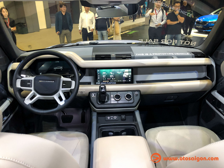 Cận cảnh Land Rover Defender 110 First Edition có giá từ 5,12 tỷ đồng tại VN Cận cảnh Land Rover Defender 110 First Edition có giá từ 5,12 tỷ đồng tại VN