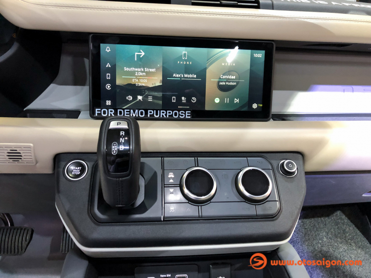 Cận cảnh Land Rover Defender 110 First Edition có giá từ 5,12 tỷ đồng tại VN Cận cảnh Land Rover Defender 110 First Edition có giá từ 5,12 tỷ đồng tại VN