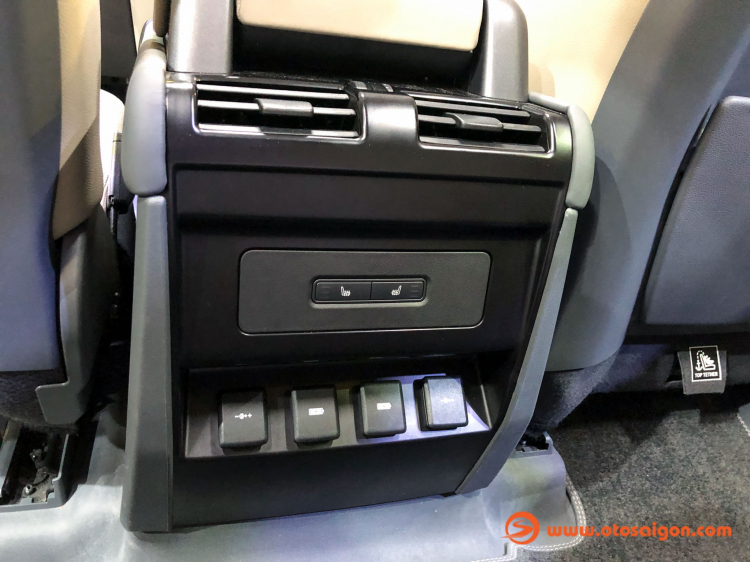 Cận cảnh Land Rover Defender 110 First Edition có giá từ 5,12 tỷ đồng tại VN Cận cảnh Land Rover Defender 110 First Edition có giá từ 5,12 tỷ đồng tại VN