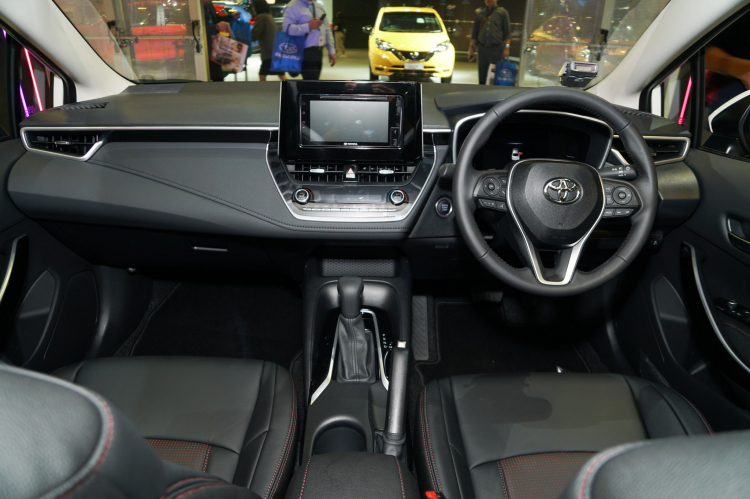 Toyota Corolla Altis 2020 có giá gần 1,8 tỷ đồng tại Singapore, gấp đôi giá xe Altis tại Việt Nam