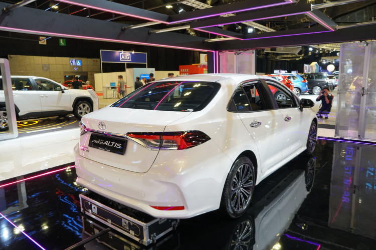 Toyota Corolla Altis 2020 có giá gần 1,8 tỷ đồng tại Singapore, gấp đôi giá xe Altis tại Việt Nam