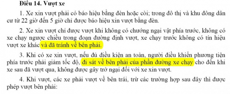 Bị bắt lỗi "không đi đúng phần đường" khi vượt xe