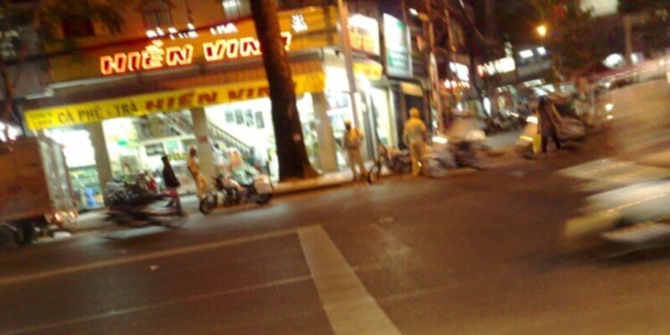Clip các anh CSGT nhận "tờ rơi QC" Clip các anh CSGT nhận "tờ rơi QC"