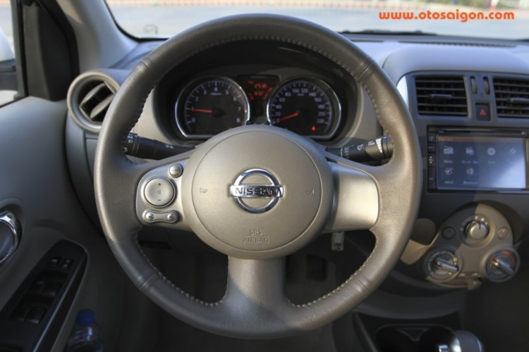 Nissan Sunny 2015: gần gũi và thực dụng