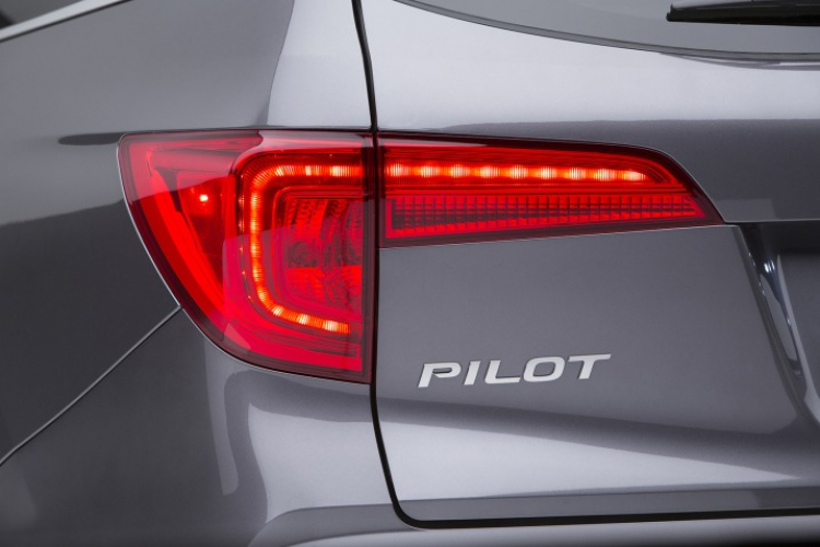 Honda chuẩn bị ra mắt Pilot 2016